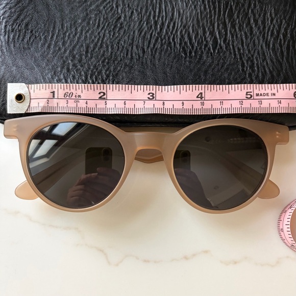 NWOT Anine Bing Beige Sunglasses with Black Case - Picture 6 of 7